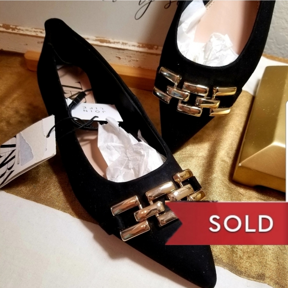 *SOLD*SOLD*SOLD**NEW* ZARA .04" Kitten Heel Pointy Black Sueded Flat